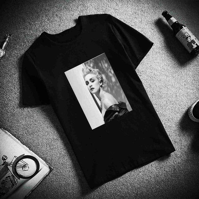 Fashion Short Sleeve T Shirt Madonna Black and White Art Printed 100% Cotton Top Tees Casual O Neck T-Shirt Unisex TShirt